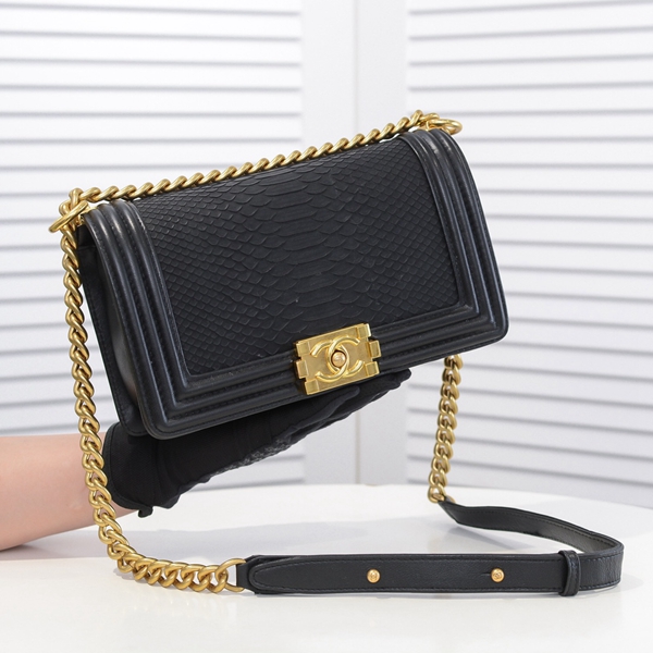 シャネルバッグ細部ディテール